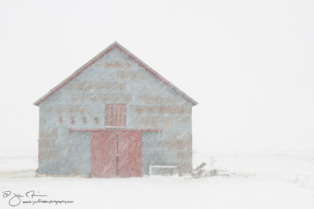 Barn in Snow-5482